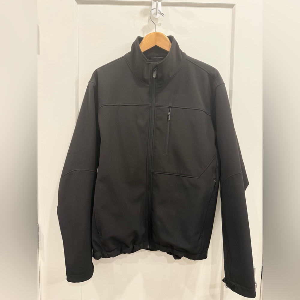 TUMI T-Tech Men’s Black Softshell Jacket – Size Large